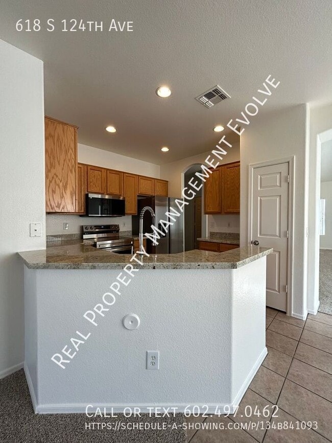 Building Photo - 618 S 124th Ave