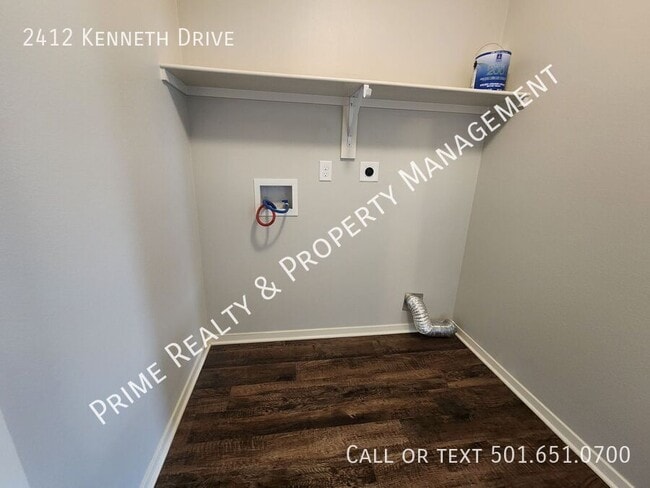 Building Photo - 2412 Kenneth Dr