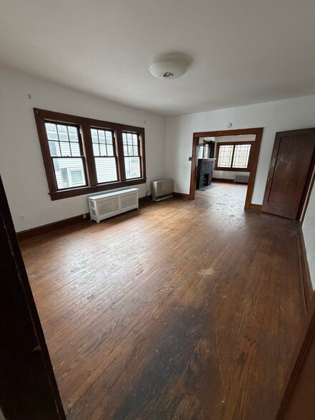 Building Photo - 517 Miles Ave