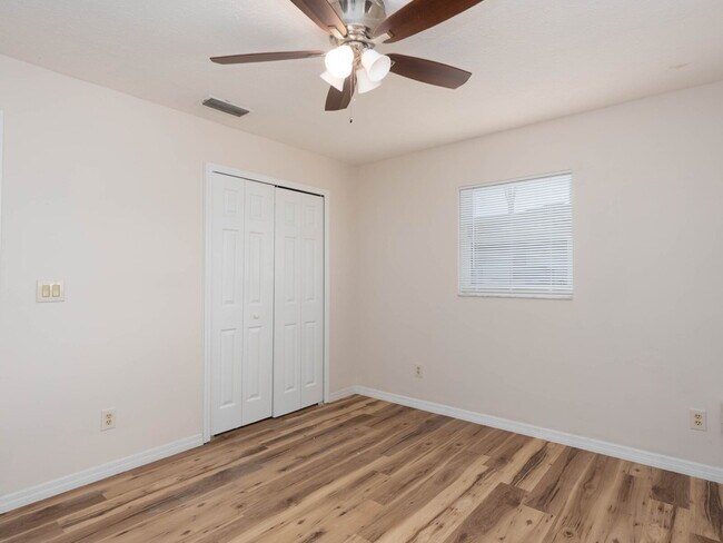 Building Photo - MOVE IN WITH ZERO DEPOSIT - UPDATED 3 BEDROOM HOME IN VENICE