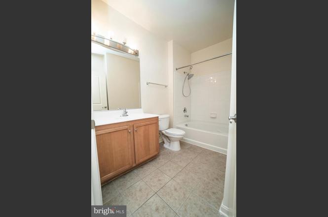Bathroom - 2665 Prosperity Ave