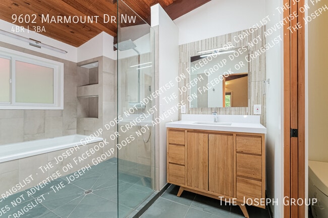 Building Photo - 9602 Marmount Dr NW