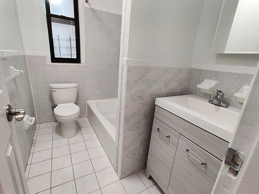 Building Photo - 2 bedroom in Bronx NY 10452