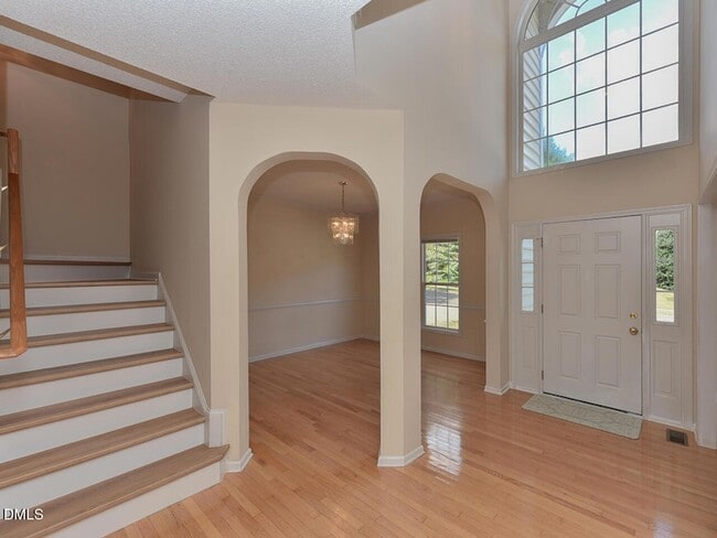Building Photo - 406 Somersview Dr