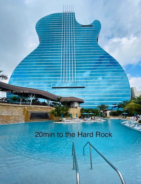 Building Photo - 3800 S Ocean Dr