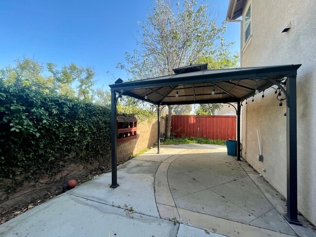 Building Photo - Glenwood, Riverside Gated Community