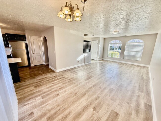 Building Photo - 1065 N 1620 W