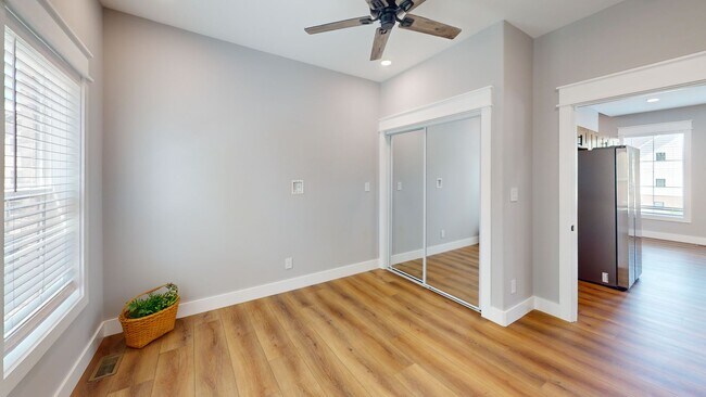 Building Photo - 5BR Townhome in Fort Sanders | Walk to UTK