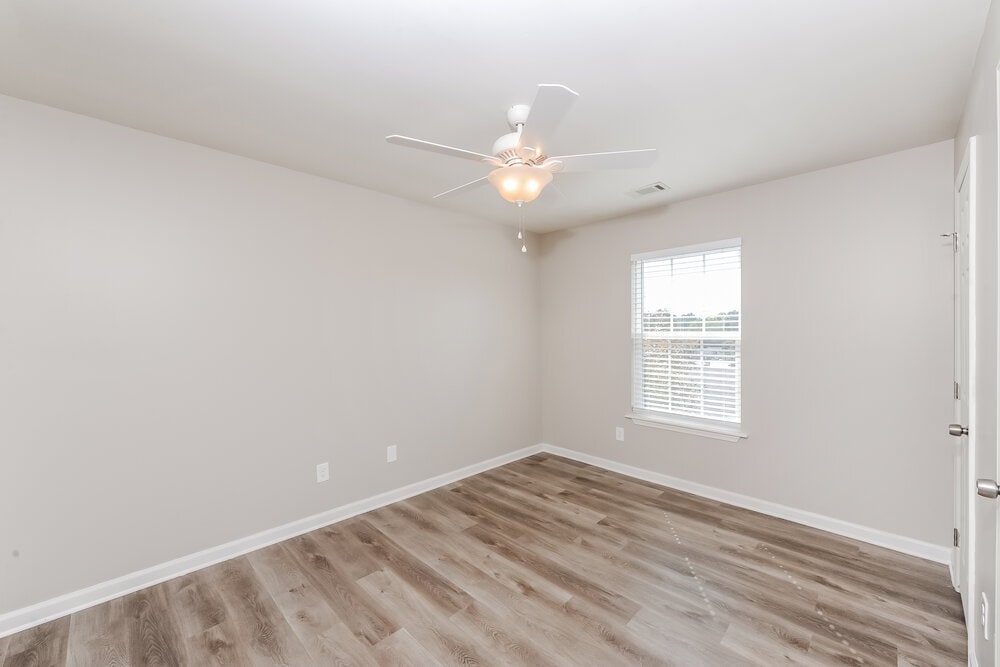 Building Photo - 122 Village Pkwy