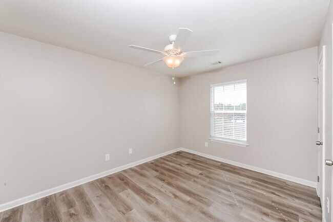 Building Photo - 122 Village Pkwy