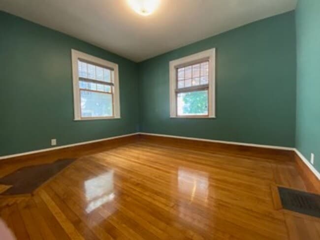 Building Photo - NO FEE!   Brookline 3 bed/2 bath with laundry in unit and PARKING