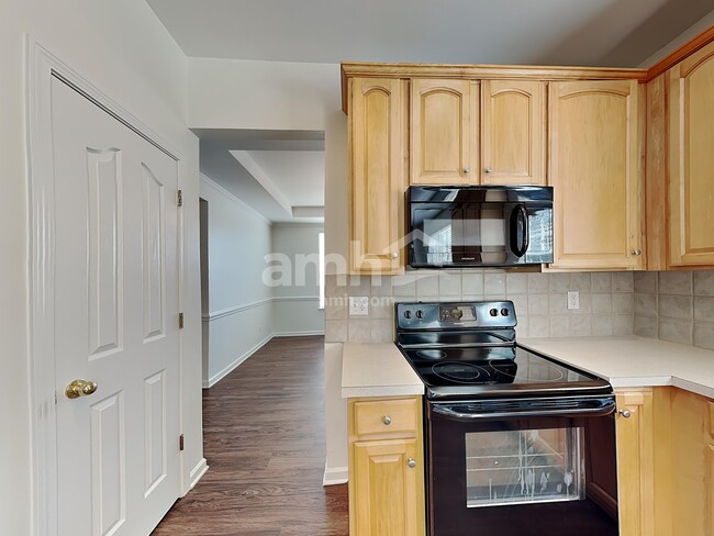 Building Photo - 4504 Sandtyn Dr