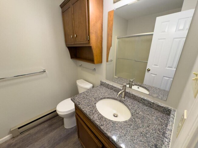 Building Photo - 4549 1/2 Hedgerow Dr