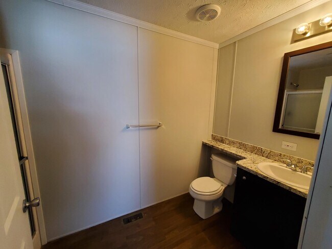 Building Photo - 24 Bluebird Hill Dr