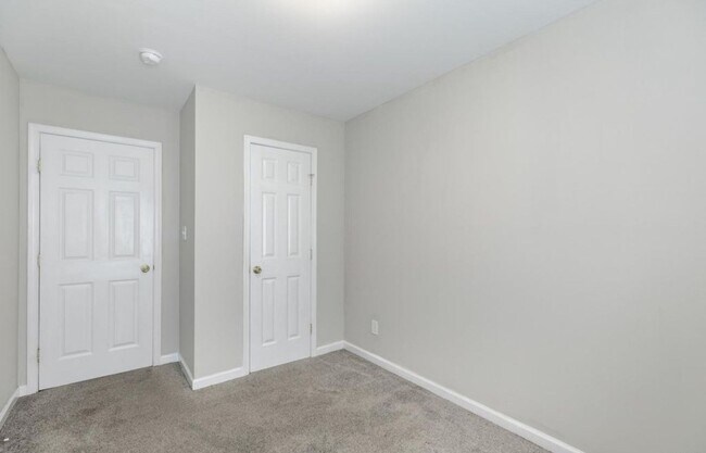 Building Photo - 3 Bedroom || 2.5 Bathroom - Townhome