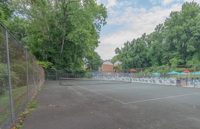 Building Photo - Great 2BR located in Northern Bethesda