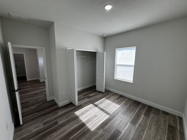 Building Photo - Newly Built 4 Bedroom Home for Rent – Prime Ocala Location