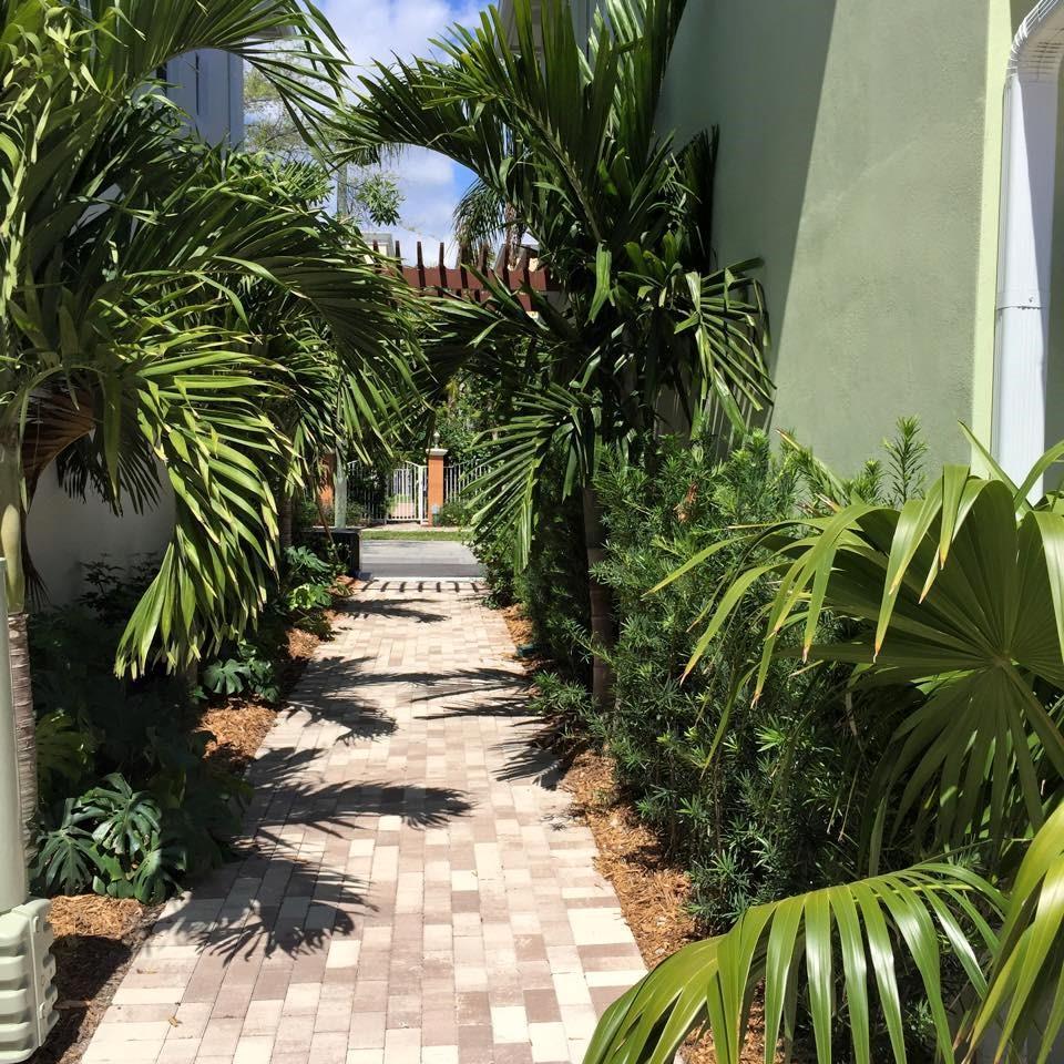 walkway - 918 NE 17th Way