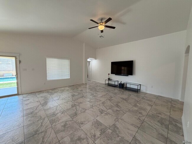Building Photo - 12625 E 48th Dr