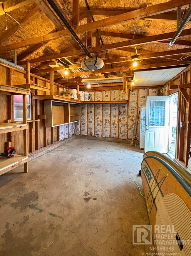 Building Photo - Spacious 2 Bed, 1 Bath Home in Alto, MI