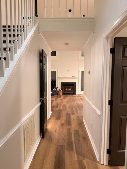 Building Photo - 1423 Mahonia Ct