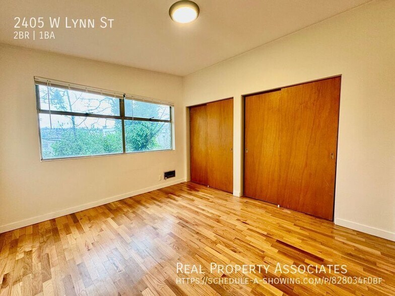 Building Photo - 2405 W Lynn St