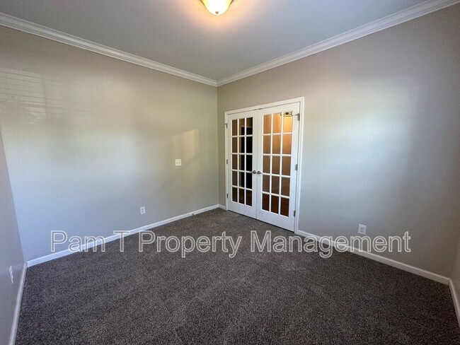 Building Photo - 131 Wall St