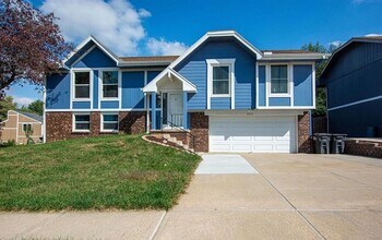 Building Photo - WELCOME HOME!