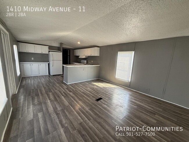 Building Photo - 1410 Midway Ave