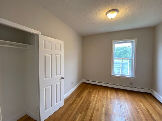 Building Photo - 139 Bowdoin St