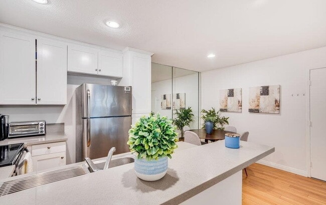 Building Photo - "Chic 1-Bed Sanctuary with Marble Touches ...