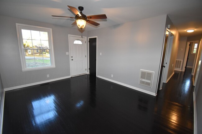 Building Photo - 3 Bedroom Home For Rent in St. Bethlehem A...