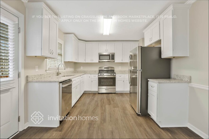 Building Photo - 656 Almand Branch Rd SE