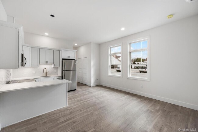 Building Photo - 1083 US-9