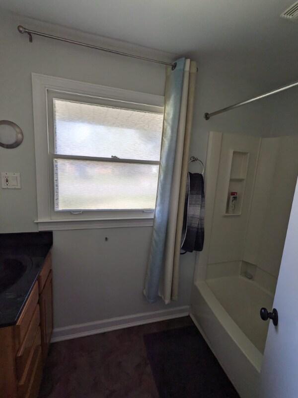 Building Photo - 404 Ewing St NW