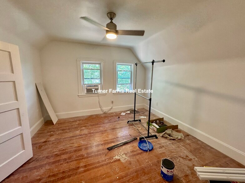 Building Photo - 268 Willow Ave