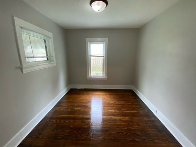 Building Photo - Fully Remodeled 3 Bed 1 Bath!!