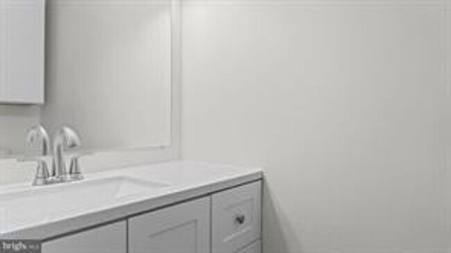 Building Photo - RENOVATED TOWNHOUSE WITH 3 BEDROOMS AND 1.5 BATHS, FENCED BACKYARD