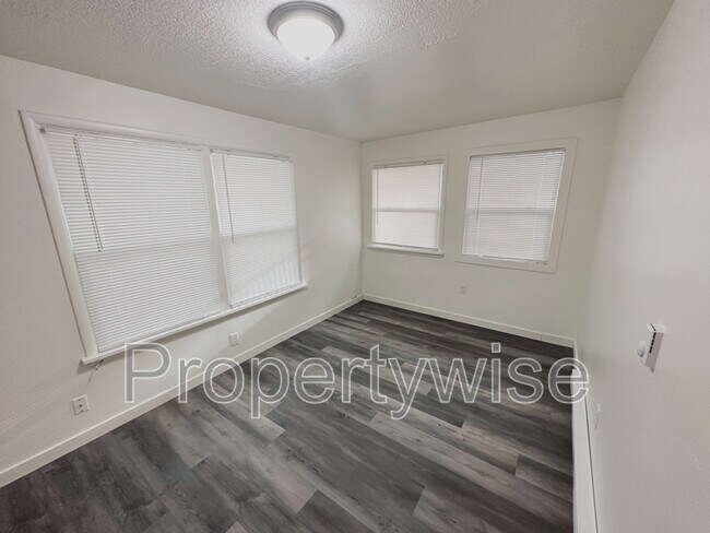 Building Photo - 1054 W 1520 N