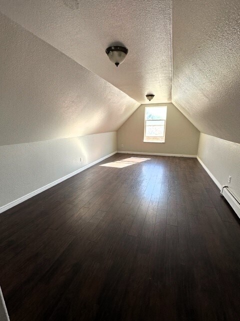 Building Photo - 425 Gold Rush Dr