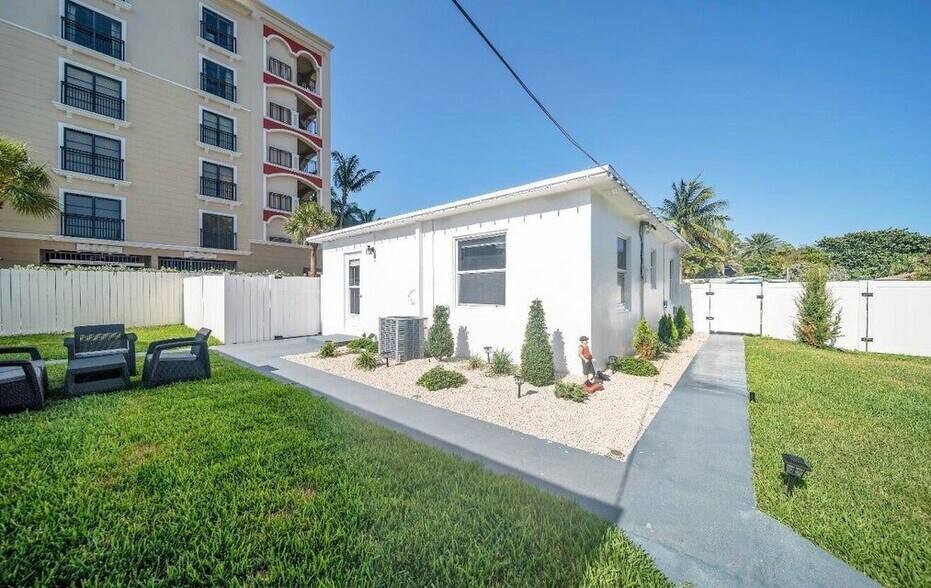 Building Photo - 2317 N Ocean Blvd