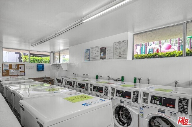 Building Photo - 7777 W 91st St