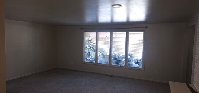 Building Photo - 3725 Chancellor Dr