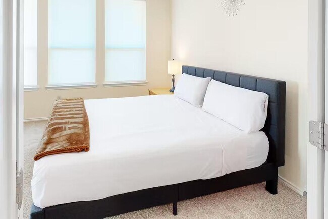 Building Photo - 3651 Sandy Brook Dr