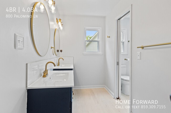 Building Photo - 800 Palomino Ln