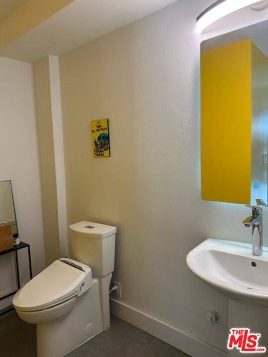 Building Photo - 4170 Del Mar Ave