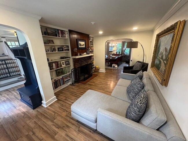 Building Photo - 36 Evergreen Ave