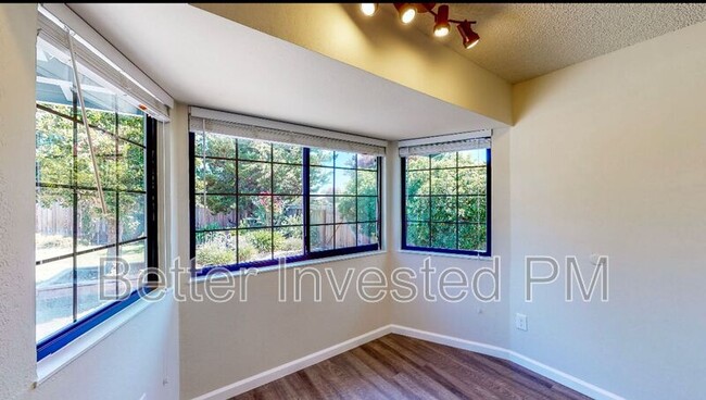 Building Photo - 1500 Peterson Ln