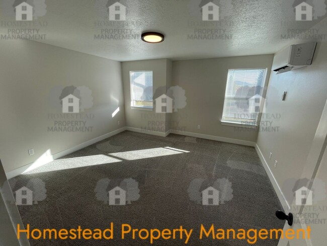 Building Photo - 644