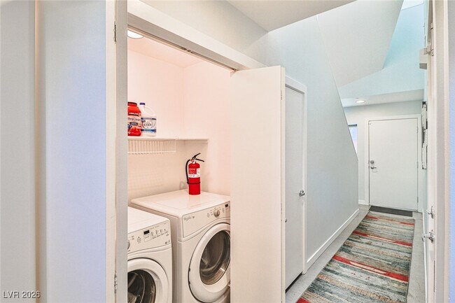 Building Photo - 251 Tower St